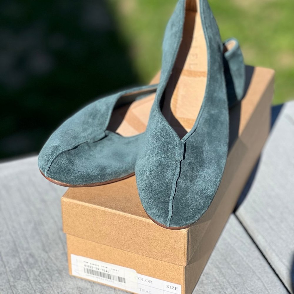 NEW FIEL Baretta Flat Shoes Special Edition Teal Suede - Size 9